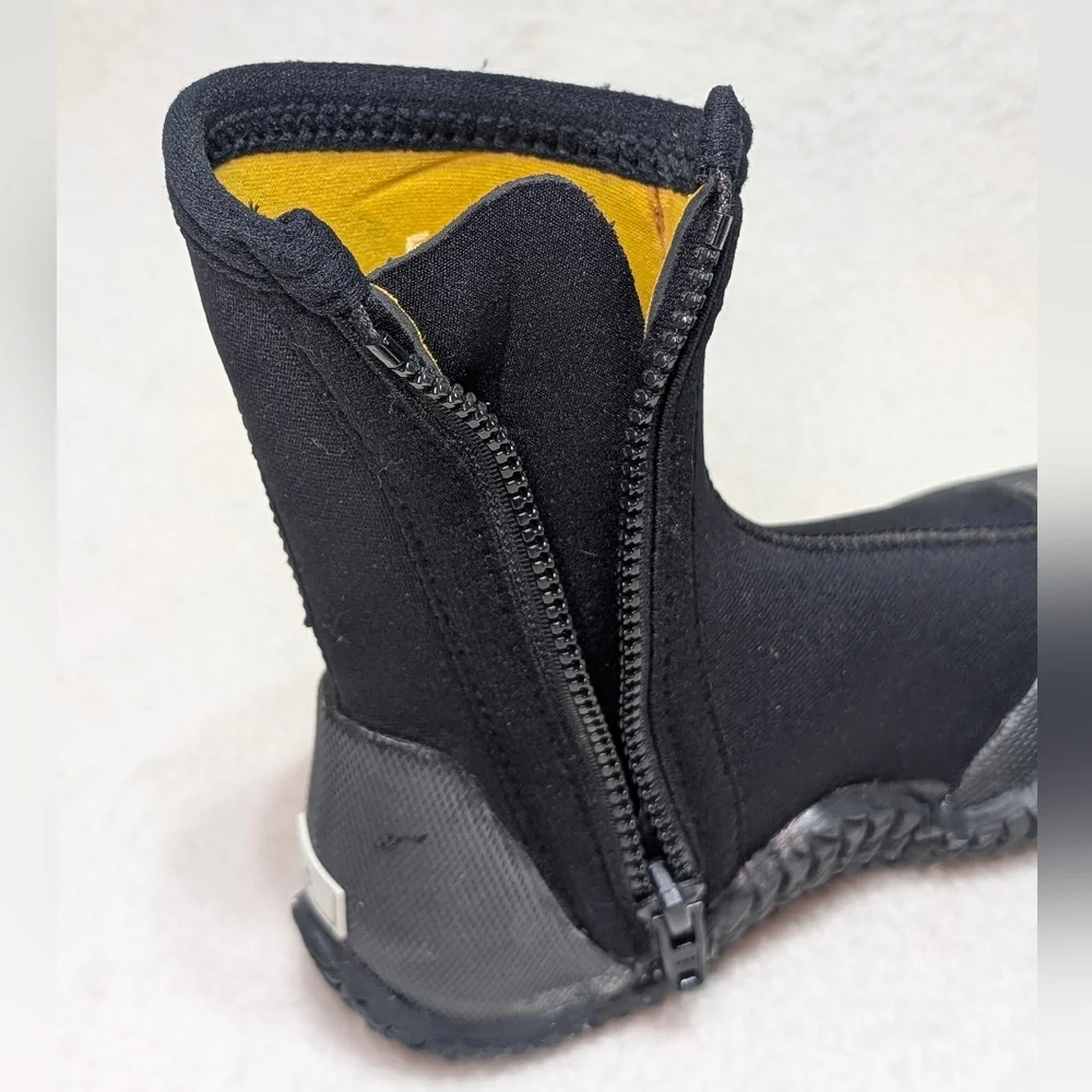 NRS Tread 3 Wetshoes River Boots Sz 5 Black neoprene Surf Wading Fishing Rafting